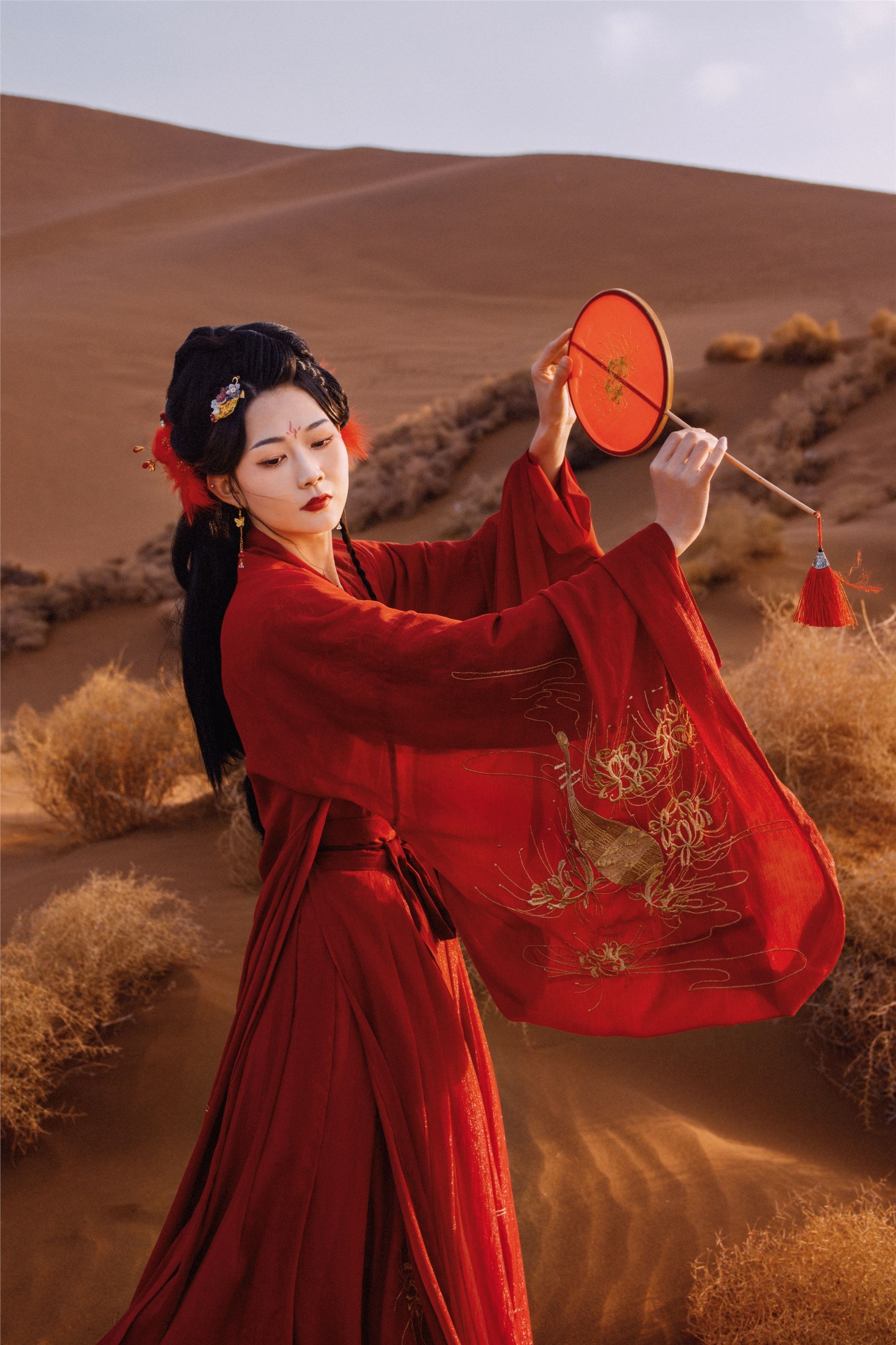 YITUYU艺图语 2021.09.08 漠上行 兔小白